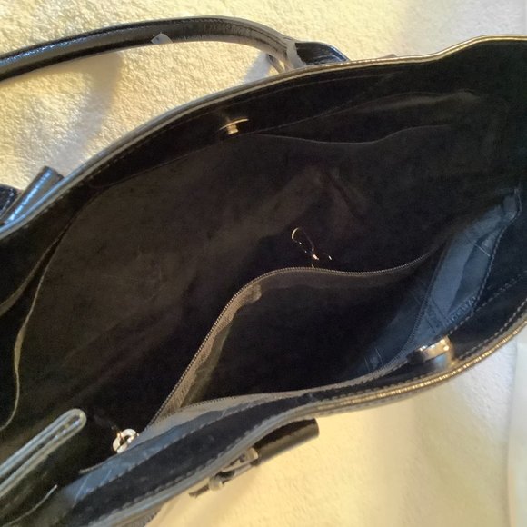 Longchamp Black Patent Leather Handbag - Picture 4 of 5